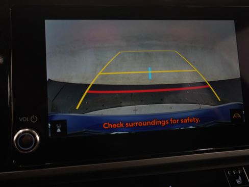 Used 2025 Toyota Camry LE image 27