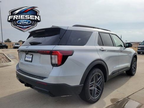 New 2026 Ford Explorer ST-Line w/ ST-Line Street Pack image 7
