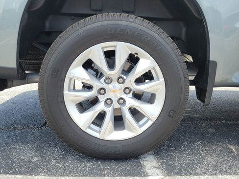 Used 2026 Chevrolet Silverado 1500 Custom RWD image 9