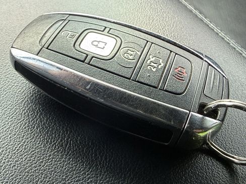 Used 2019 Lincoln Nautilus Reserve w/ Cargo Utility Package image 33