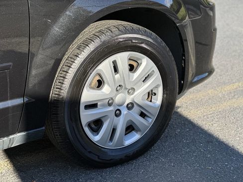 Used 2015 Dodge Grand Caravan SE w/ Quick Order Package 29E SE image 12