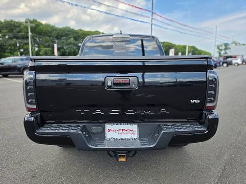 Used 2022 Toyota Tacoma TRD Sport AWD/4WD image 6