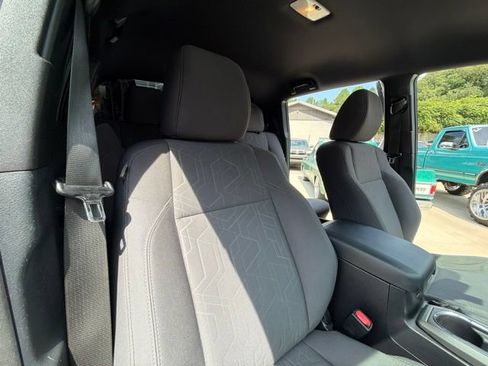 Used 2016 Toyota Tacoma TRD Sport w/ Towing Package AWD/4WD image 75