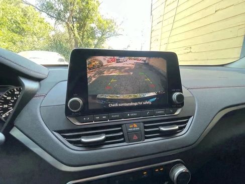 Used 2022 Nissan Altima 2.5 SR w/ Midnight Edition Package image 14