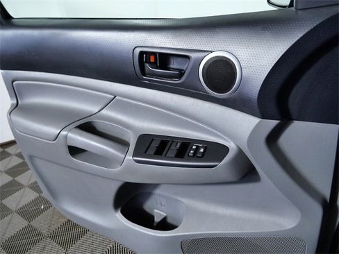 Used 2013 Toyota Tacoma 4x4 Double Cab image 28