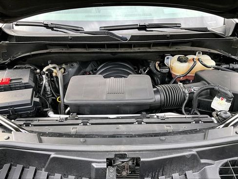 Used 2025 GMC Yukon Denali AWD/4WD image 9