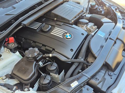 Used 2009 BMW 335i Convertible RWD image 59