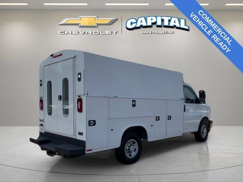 Used 2019 Chevrolet Express 3500 w/ Power Convenience Package RWD image 6