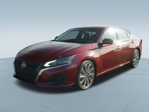 Used 2023 Nissan Altima 2.5 SL image 3