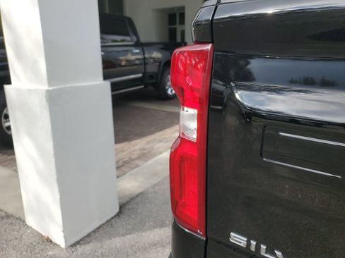 Certified 2022 Chevrolet Silverado 1500 LTZ image 24