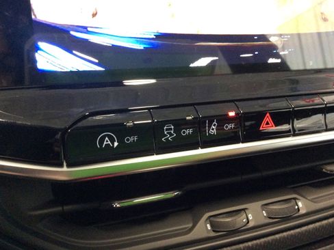 New 2026 Jeep Compass Latitude image 27