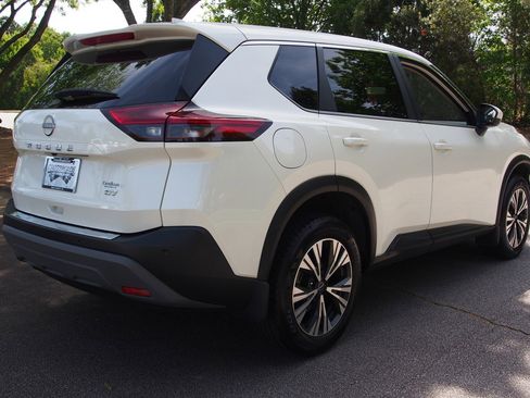 Used 2023 Nissan Rogue SV image 7