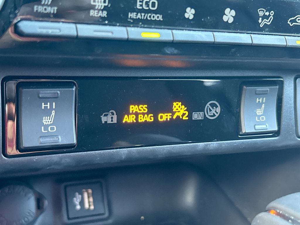 Used 2025 Toyota RAV4 SE AWD/4WD image 35
