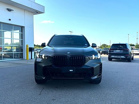 Used 2024 BMW X5 sDrive40i w/ M Sport Package RWD image 2