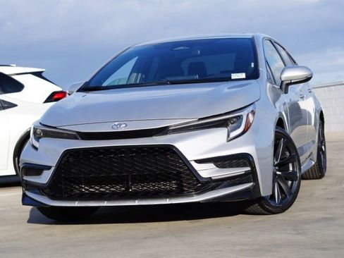 Used 2024 Toyota Corolla XSE FWD image 3