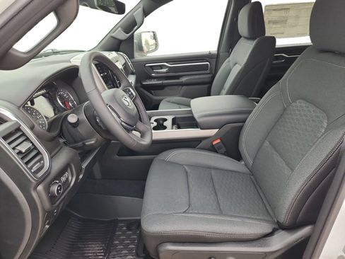 New 2026 RAM 1500 4x4 Crew Cab image 12