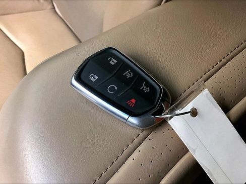 Used 2018 Cadillac Escalade Platinum AWD/4WD image 12