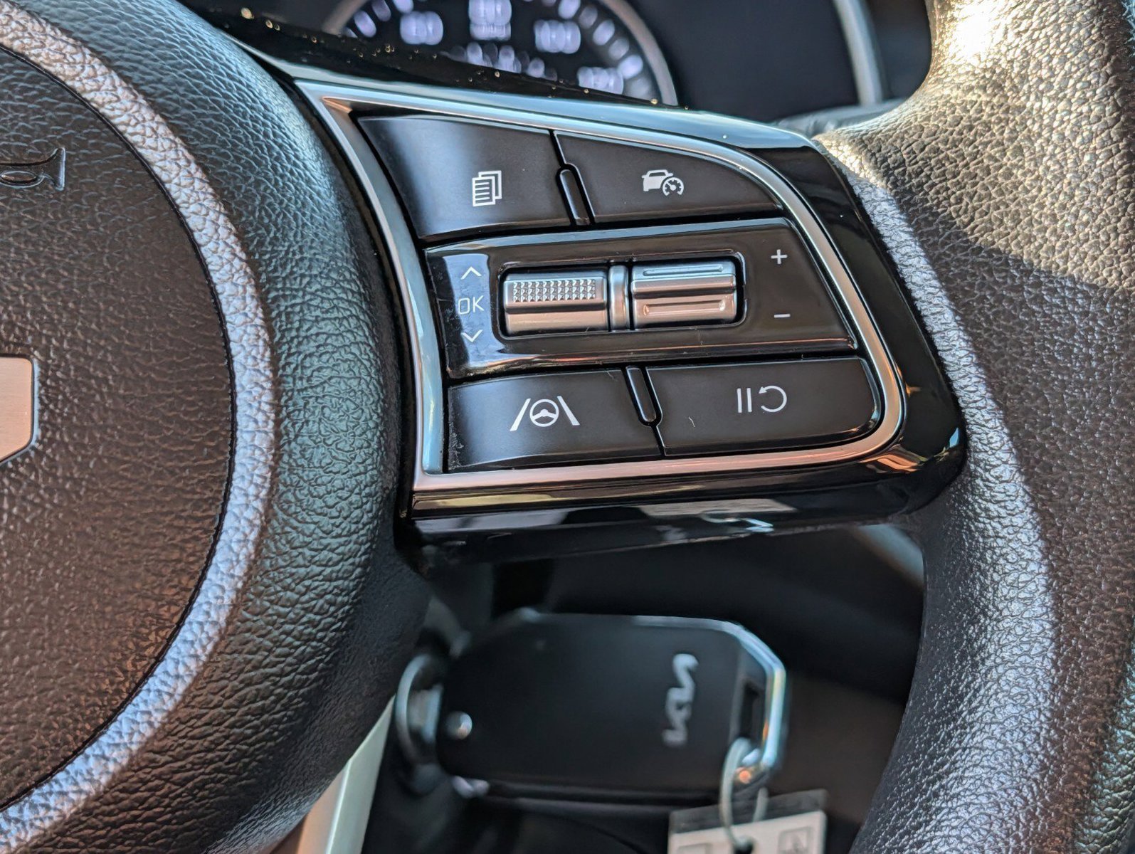 Used 2023 Kia Forte LXS w/ LXS Technology Package FWD image 28