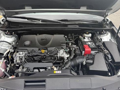 Used 2018 Toyota Camry SE image 7