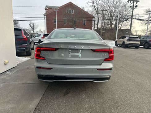 Used 2025 Volvo S60 B5 Plus image 10