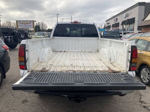 Used 2007 GMC Sierra 2500 W/T w/ Snow Plow Prep Package image 5