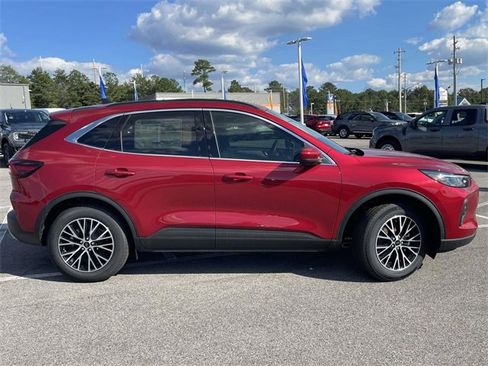 New 2025 Ford Escape SE w/ PHEV Premium Package image 2