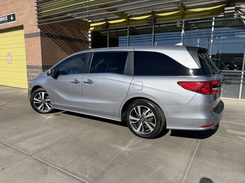 Used 2024 Honda Odyssey Touring image 5