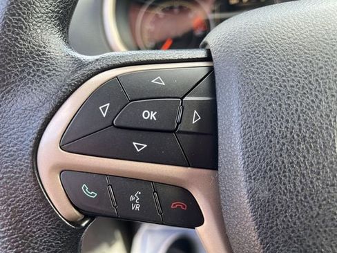 Certified 2016 Jeep Cherokee Sport FWD image 19