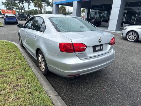 Used 2014 Volkswagen Jetta SE FWD image 4