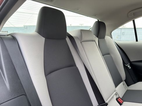 Used 2025 Toyota Corolla Hybrid Sedan image 29