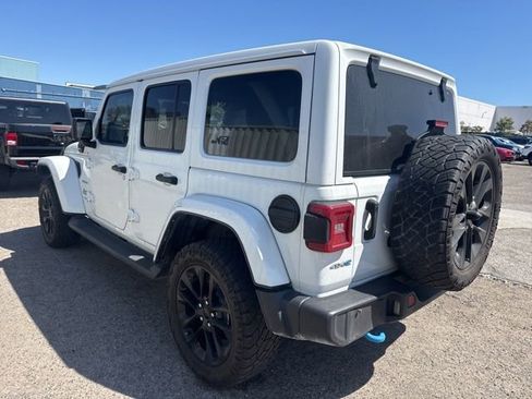 Used 2022 Jeep Wrangler Unlimited Sahara AWD/4WD image 7