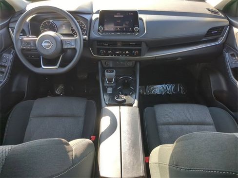 Used 2024 Nissan Rogue SV image 16