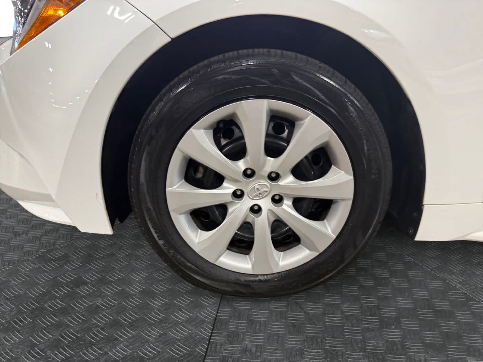 Used 2023 Toyota Corolla LE FWD image 15