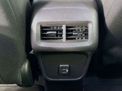 Used 2024 Chevrolet Equinox LT image 24