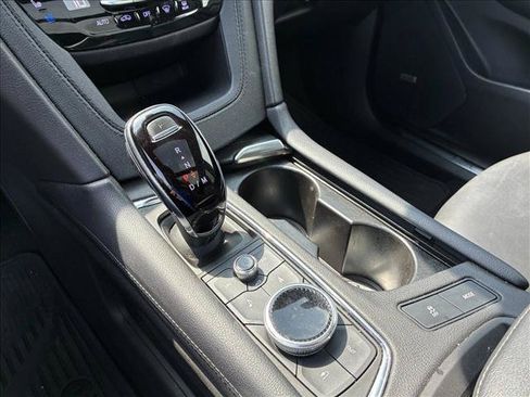 Used 2022 Cadillac XT5 Premium Luxury w/ Technology Package AWD/4WD image 19