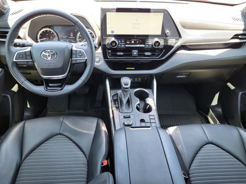 Used 2023 Toyota Highlander XSE AWD/4WD image 22