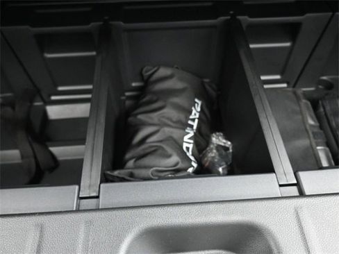 Used 2023 Nissan Pathfinder Platinum image 25