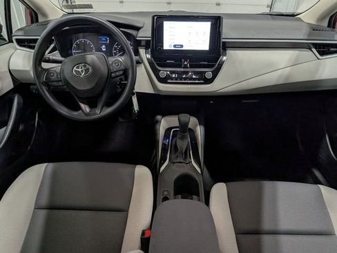 Used 2025 Toyota Corolla LE image 11
