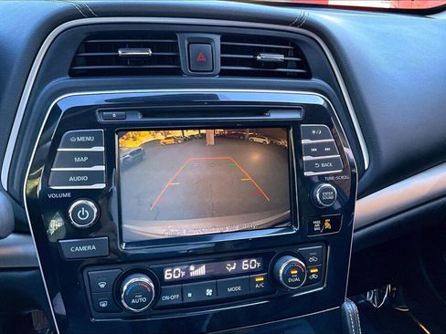 Used 2022 Nissan Maxima SV w/ Floor Mat Group FWD image 9