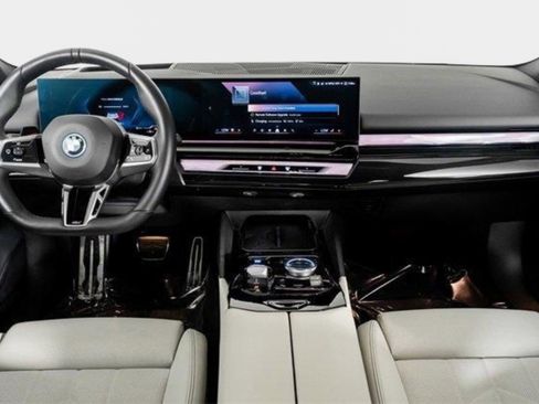 Used 2025 BMW i5 xDrive40 w/ M Sport Package AWD/4WD image 53