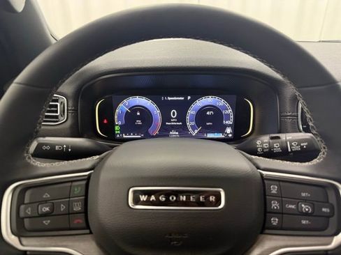 Used 2025 Jeep Wagoneer Series II w/ Premium Group I image 8