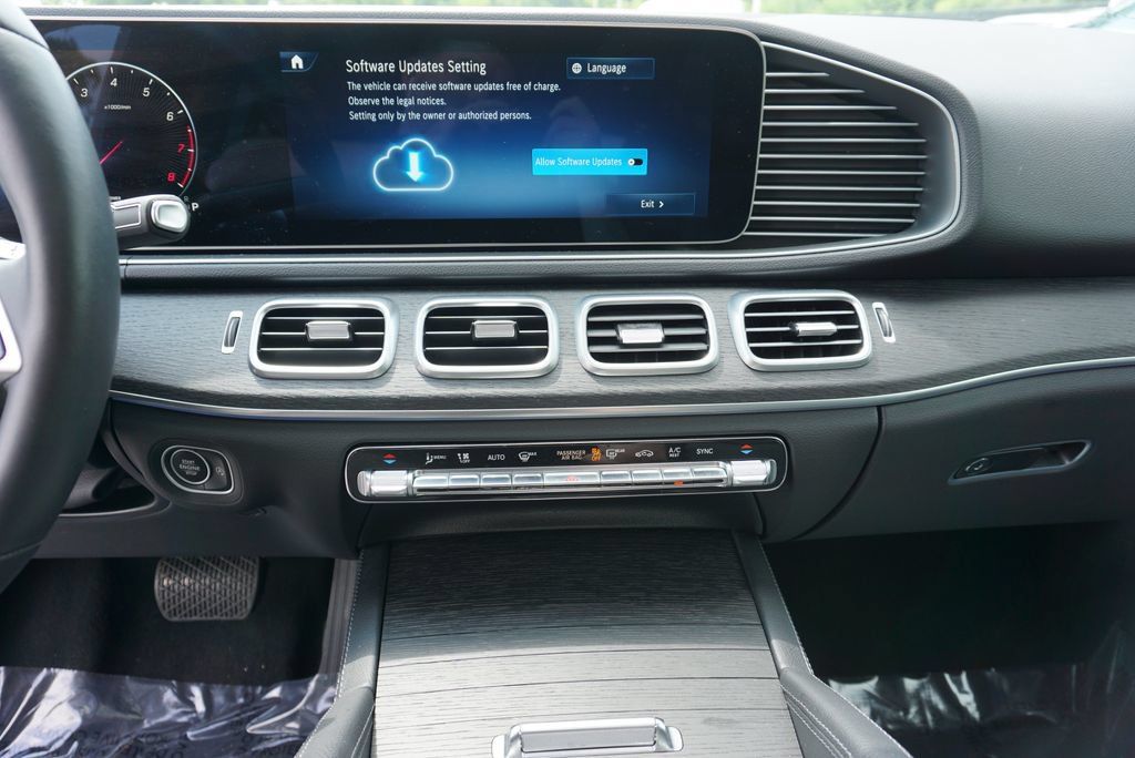 Certified 2025 Mercedes-Benz GLE 350 4MATIC image 17