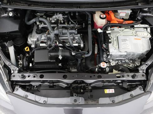 Used 2019 Toyota Prius C LE 1.5L/Electric image 35