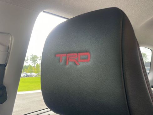Used 2021 Toyota 4Runner Venture w/ Moonroof Package AWD/4WD image 32