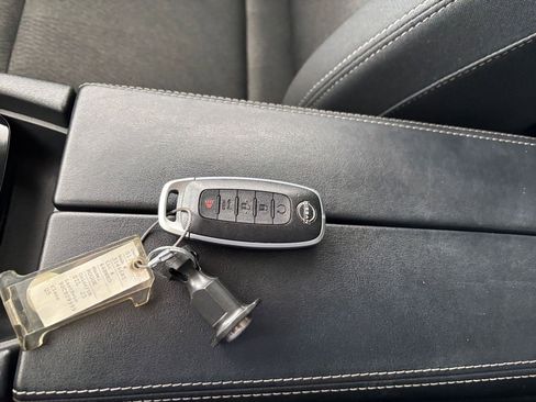 Used 2025 Nissan Rogue SV image 27