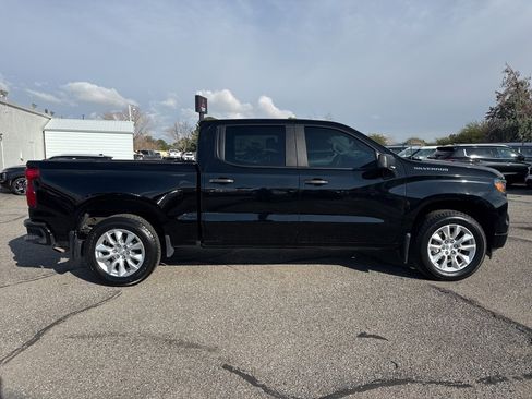 Used 2023 Chevrolet Silverado 1500 Custom image 8