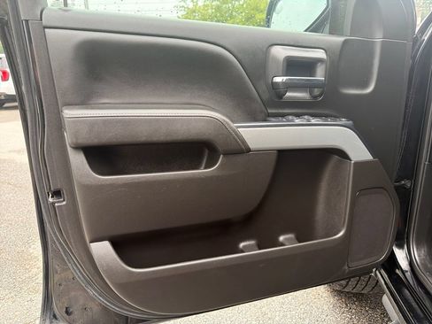 Used 2018 Chevrolet Silverado 1500 LT w/ Redline Edition AWD/4WD image 11