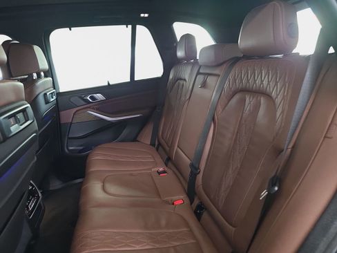 Used 2019 BMW X5 xDrive50i w/ M Sport Package image 14