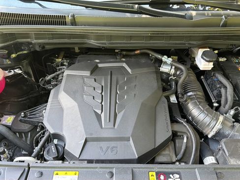 Used 2025 Kia Carnival SX Prestige FWD image 38