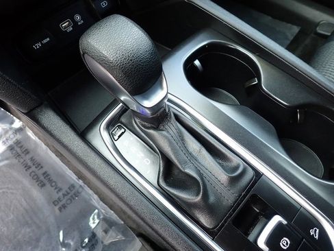 Used 2020 Hyundai Santa Fe SE image 24